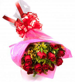 Rosas rojas en ramillete